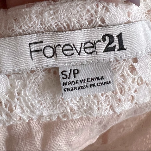 EUC | Forever21 | Pink Lace Mini Skirt | Size Small - Picture 4 of 7